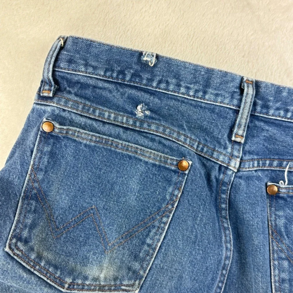 Wrangler Jeans Mens Regular Fit 31x32 Blue Denim Cowboy Cut Distressed Cotton